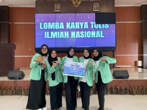 Mahasiswa Farmasi UNUGIRI Raih Juara 3 Lomba Karya Tulis Ilmiah HMPS PIPS FIS UM Malang 2024