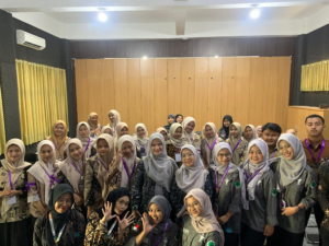 PKKMB Farmasi UNUGIRI 2025: Kaprodi Apt. Titi Agni Hutahaen Beri Arahan Kunci untuk Mahasiswa Baru